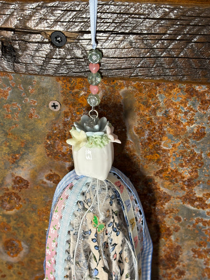 Vintage Dainty Floral Mini Salt Shaker Tassel