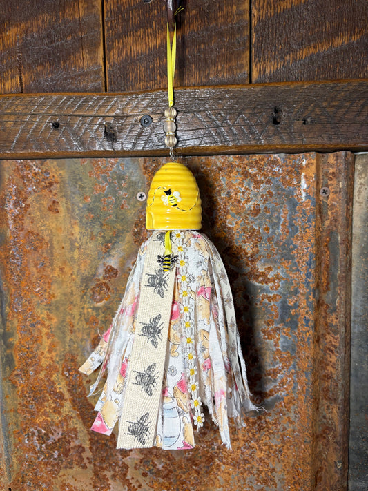 Winnie the Pooh Bee Hive Salt Shaker Tassel