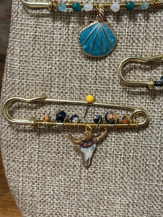 Handmade Beaded Safety Pin Brooch: Western Boho Fashion Accessory Cow Skull