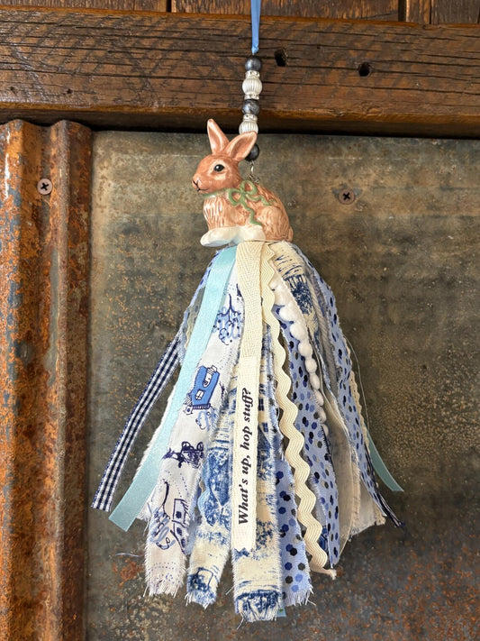 Bunny Rabbit Salt Shaker Tassel -What’s up, hop stuff?