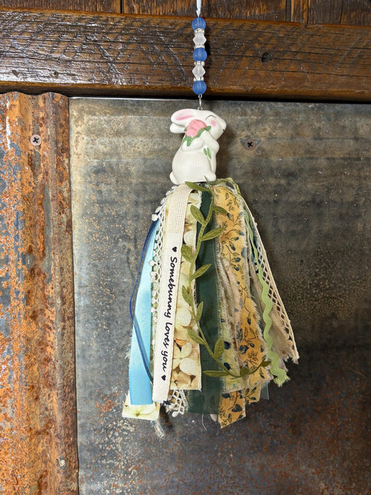 Bunny Rabbit Salt Shaker Tassel -Somebunny loves you