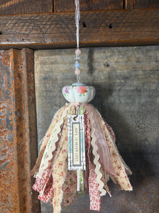 Vintage Farmhouse Pincushion Salt Shaker Tassel - Hope is never lost